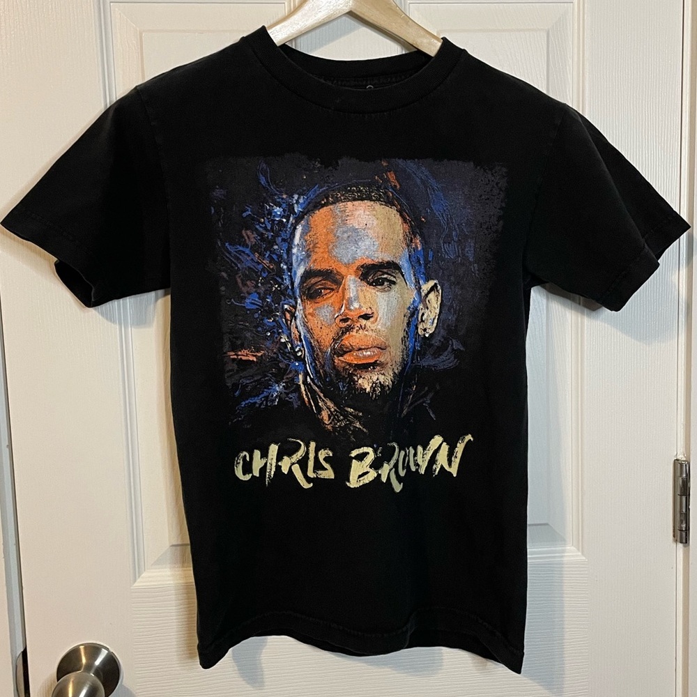 Chris Brown Heartbreak on a Full Moon tour 2018 black graphic band tee sz S (?)